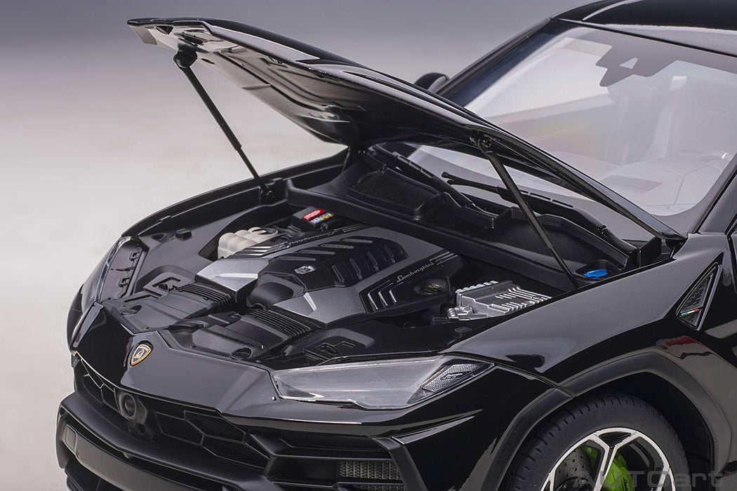 Autoart 1/18 Lamborghini Urus Black 79165