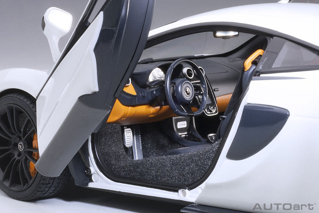 Autoart 1/18 McLaren 570S White