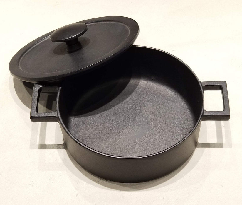 Iwachu Pro Arte Small Casserole Black Induction Nambu Ironware 60003-Kiichin - The #1 Place for Japanese Goods in Your Hand!