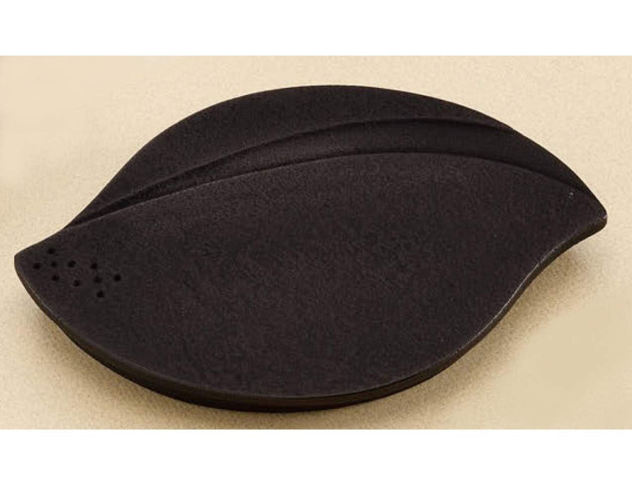 Iwachu Kamashiki Leaf Black Nambu Ironware 15.5x10.5cm Model 17087-Kiichin - The #1 Place for Japanese Goods in Your Hand!