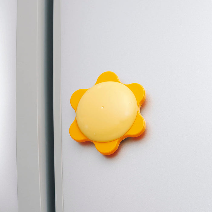 Kai Plastic Bottle Opener Fits 30-32mm Lids Magnetic Storage Japan Made