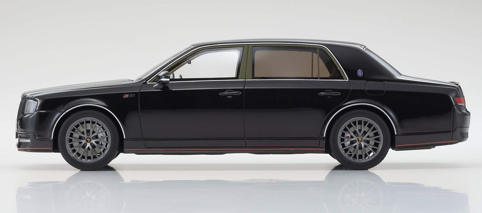 Kyosho Samurai 1/18 Toyota Century KSR18046BK Black