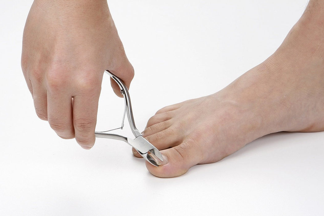 Green Bell Masterful Skills Nippers Precision Nail Clippers for Clean Cuts