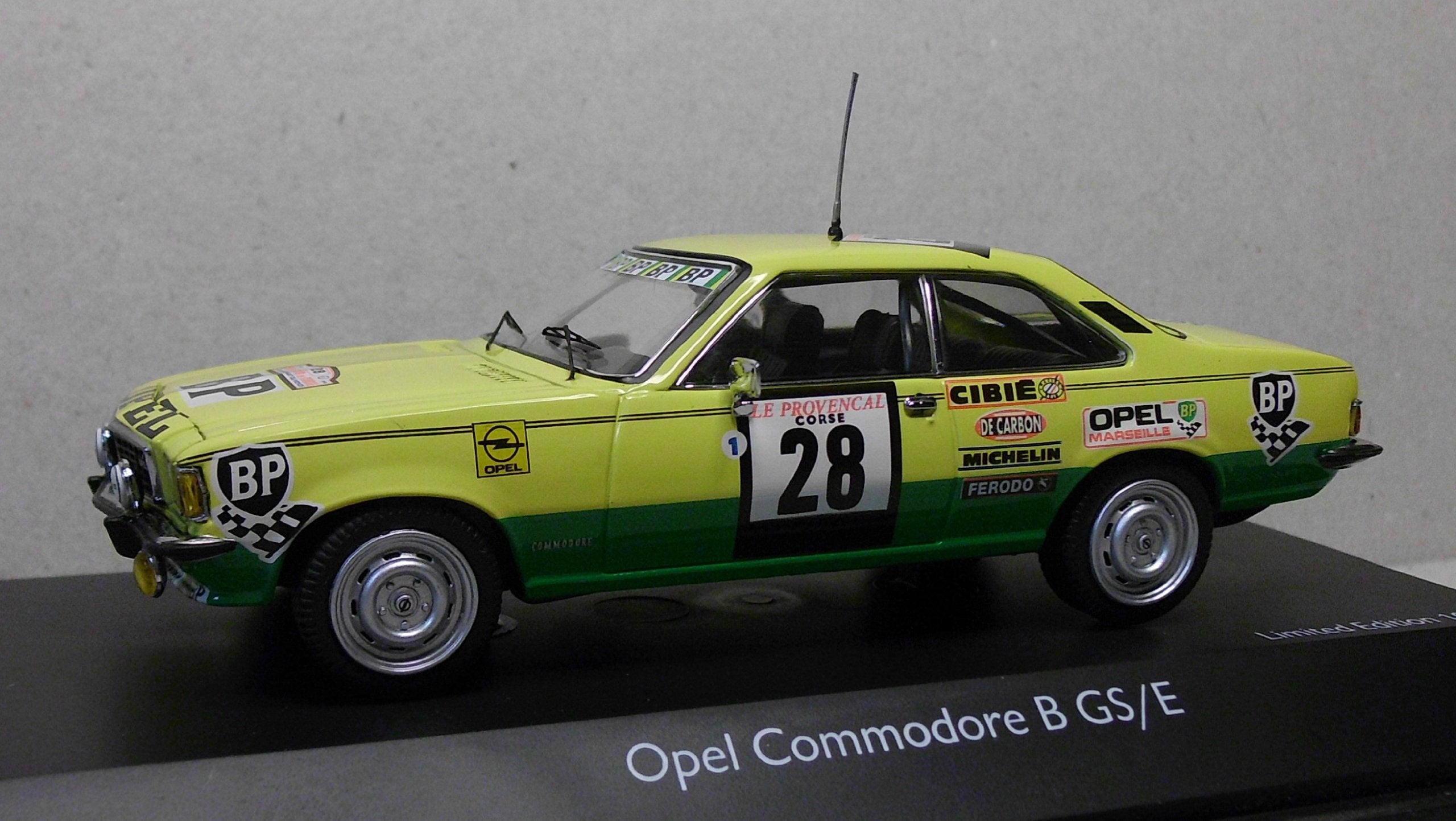 Schuco - 1:43 - Opel Commodore B GS 1970 - Edition limitée