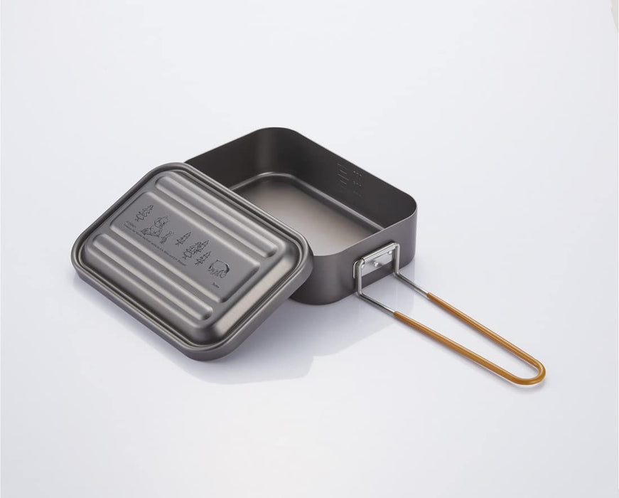 https://cdn.shopify.com/s/files/1/0564/5166/1891/files/Skater-Aluminum-Messtin-Mess-Box-Outdoor-Mess-Box-With-Measuring-Scale-850Ml-Disney-Winnie-The-Pooh-Aftm8NA-4973307546785-1.jpg?v=1753676192