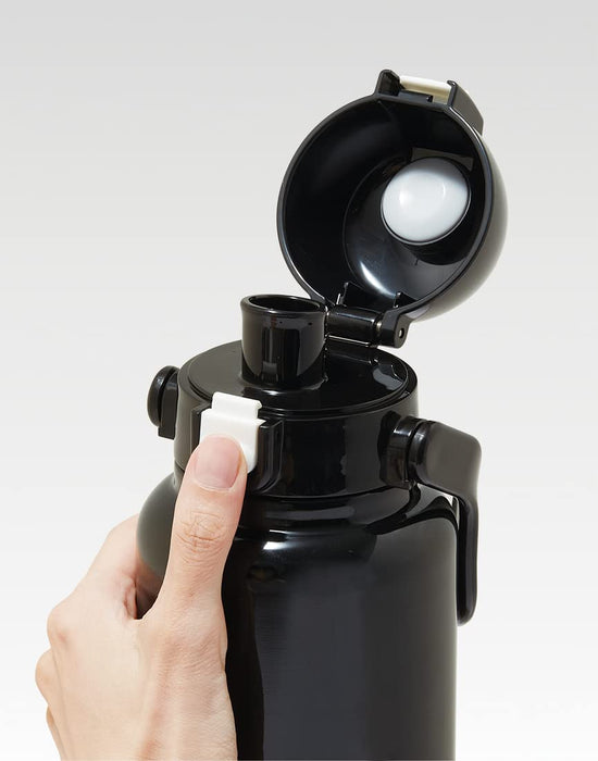 Skater 800ml Stainless Steel Water Bottle Mug with Handle Snoopy Design