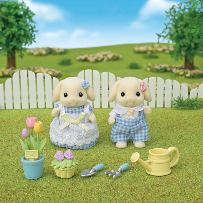 Epoch Sylvanian Families Flora Rabbit Siblings 玩偶和家具套装玩具娃娃屋适合 3 岁以上儿童