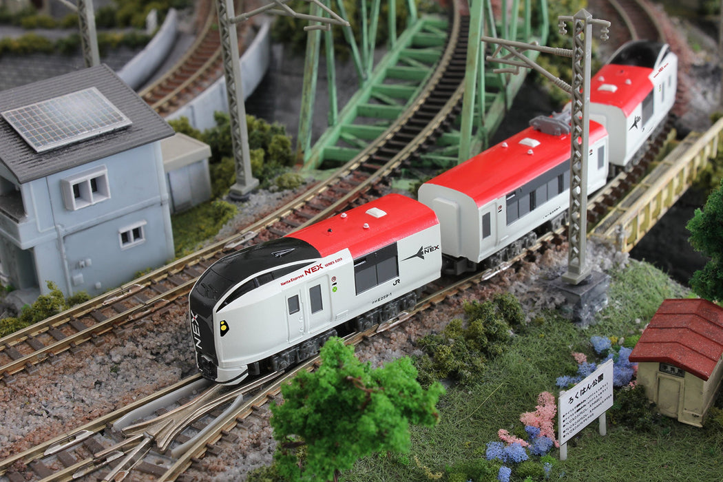 Rokuhan Z Gauge Shorty E259 Narita Express Starter Railway Model Set Sg003-1