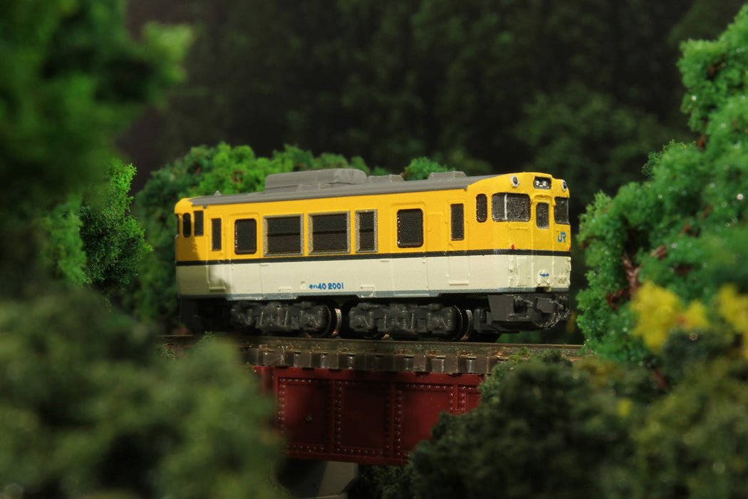 Rokuhan Z Gauge Shorty Kiha 40 Model Diesel Train Car - Hiroshima Color