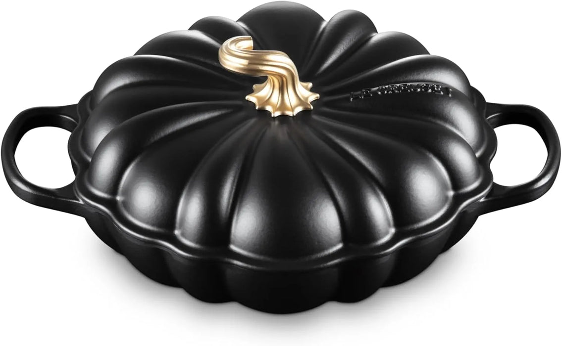 Le Creuset Enamel Cast Iron Pumpkin Blazer 2.75 Qt Olive Dutch Oven Le Creuset - Licorice
 - 0024147340843